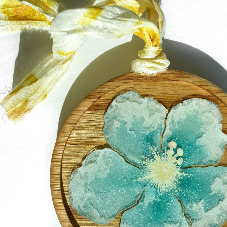 Flores de Hawai’i Ornament