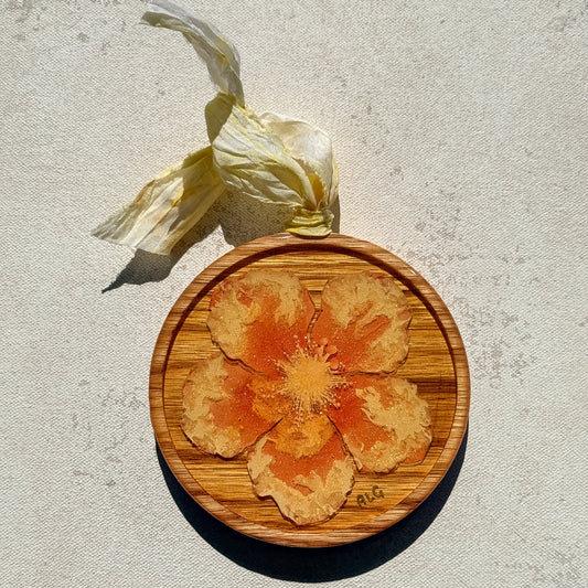 Flores de Hawai’i Ornament