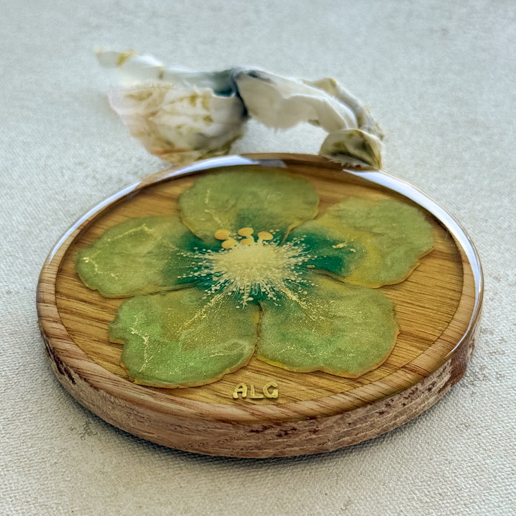 Flores de Hawai’i Ornament