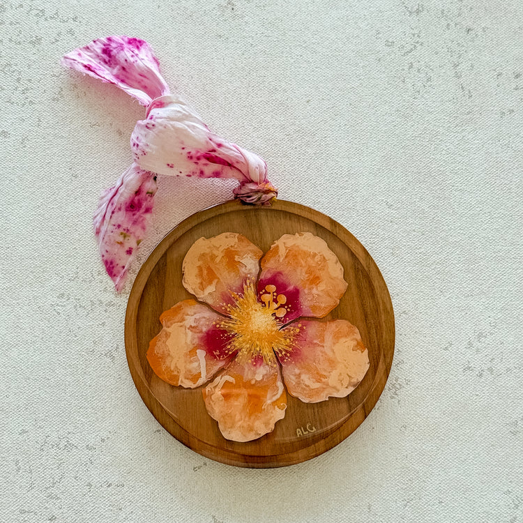 Flores de Hawai’i Ornament