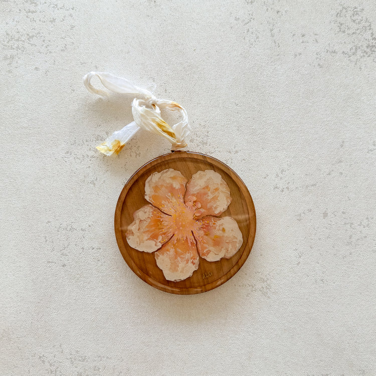 Flores de Hawai’i Ornament