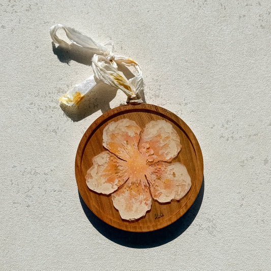 Flores de Hawai’i Ornament