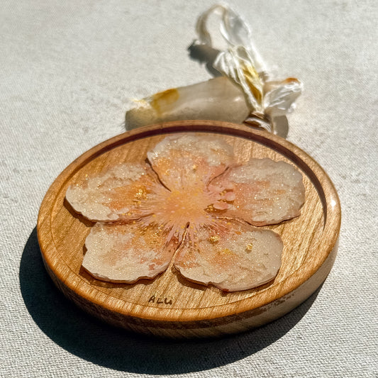 Flores de Hawai’i Ornament