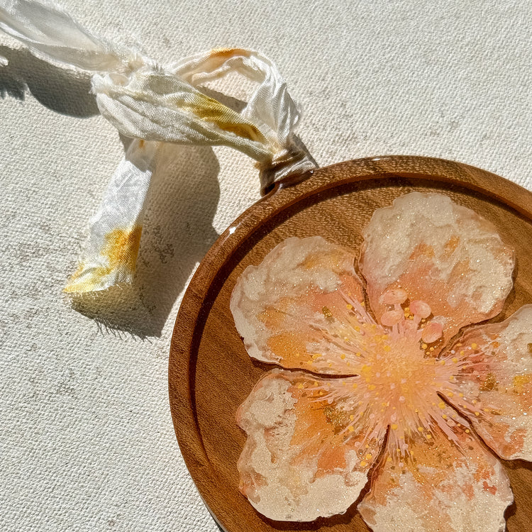 Flores de Hawai’i Ornament